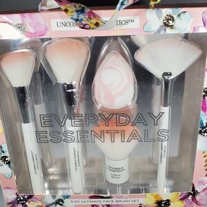 5 PC ULTIMATE FACE BRUSH SET